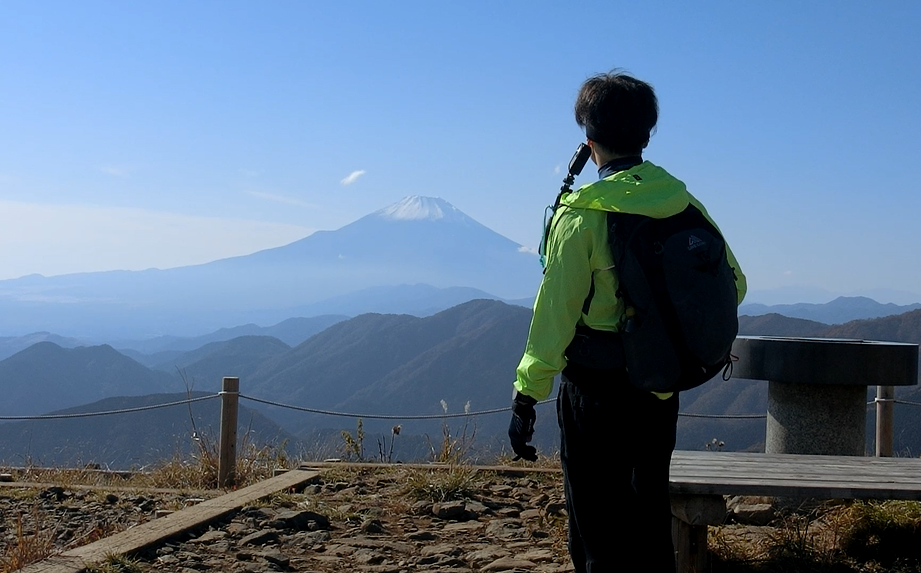 CIMG3729三ノ塔で富士山を眺める